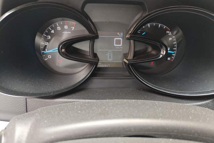 Used Dongfeng Aeolus AX7 2015 2.0L Manual Parade Edition Odometer Close Up