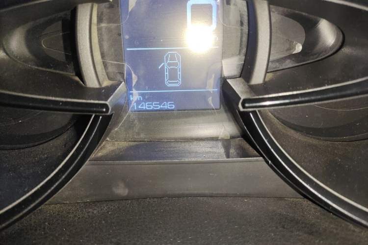 Used Dongfeng Aeolus AX7 2015 2.3L Automatic ZhiZun Version Odometer Close Up