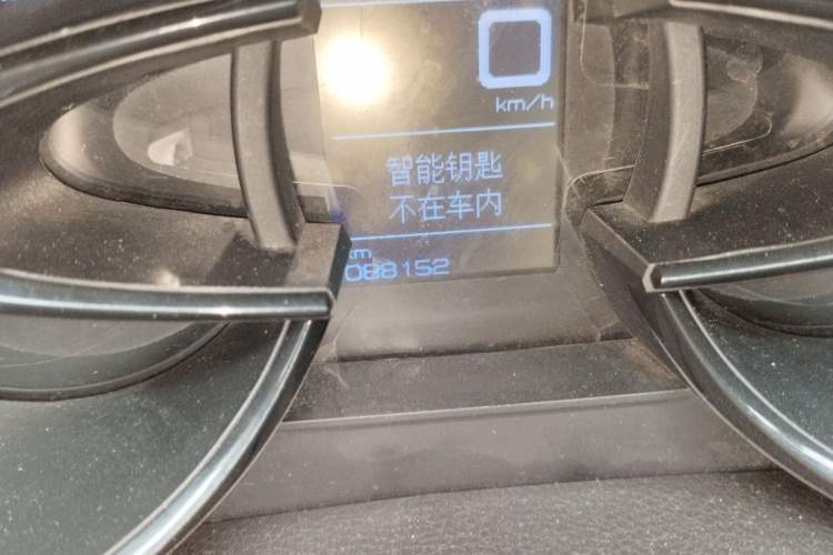 Used Dongfeng Aeolus AX7 2015 2.3L Automatic ZhiZun Version Odometer Close Up