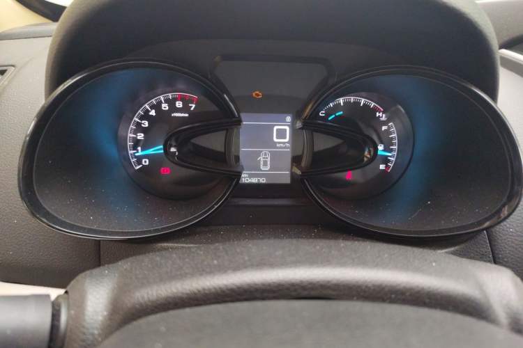 Used Dongfeng Aeolus AX7 2015 2.0L Manual Zhiyi Trim Odometer Close Up