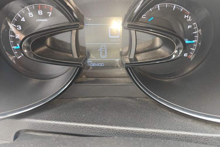 Used Dongfeng Aeolus AX7 2015 2.0L Manual Zhiyi Trim Odometer Close Up