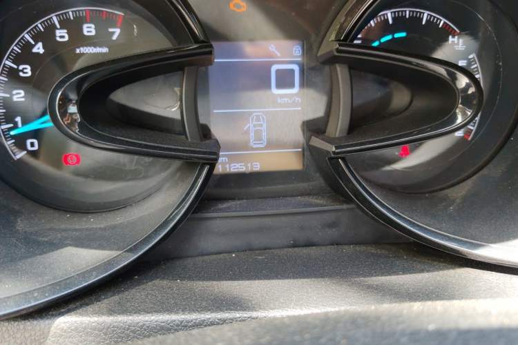 Used Dongfeng Aeolus AX7 2015 2.0L Manual Zhiyi Trim Odometer Close Up