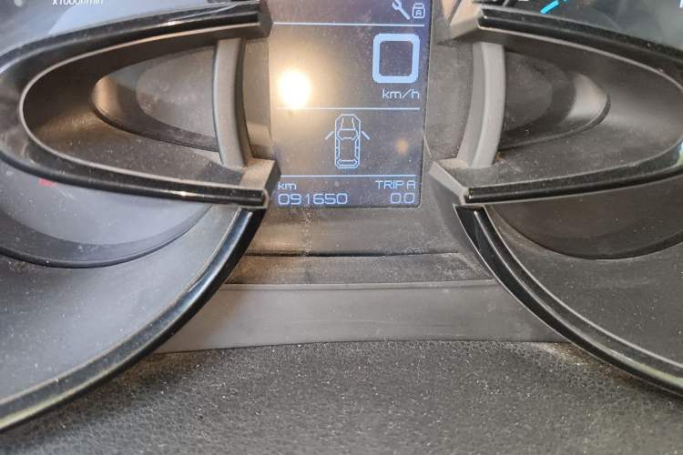 Used Dongfeng Aeolus AX7 2015 2.0L Manual Zhiyi Trim Odometer Close Up