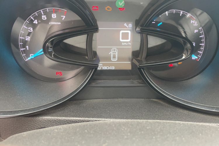 Used Dongfeng Aeolus AX7 2015 2.0L Manual Zhiyue Model Odometer Close Up