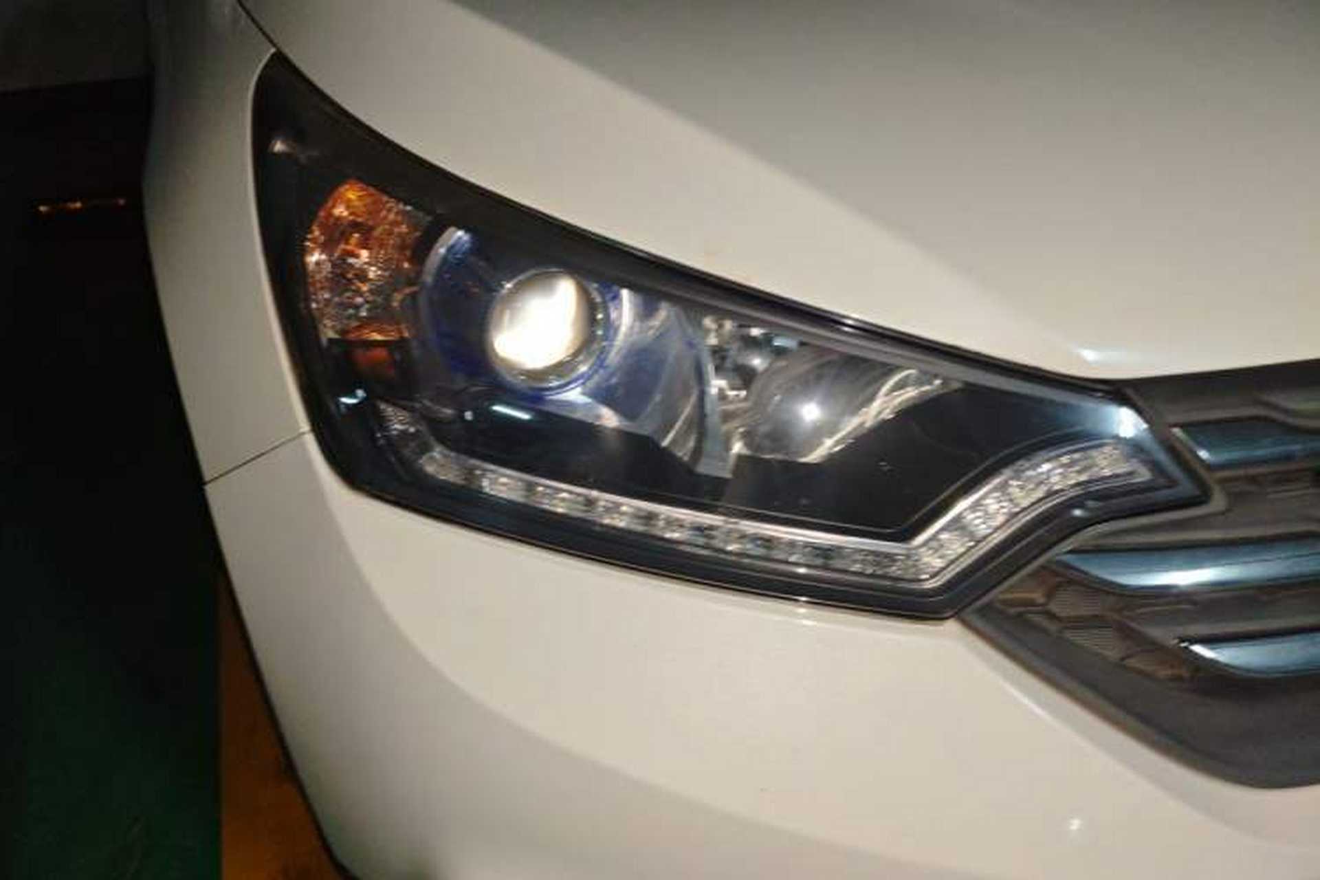 Used Dongfeng Aeolus AX7 2015 2.0L Automatic Zhiyi Trim Right Front Headlight