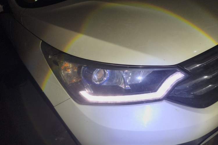 Used Dongfeng Aeolus AX7 2015 2.0L Manual Zhiyi Trim Right Front Headlight