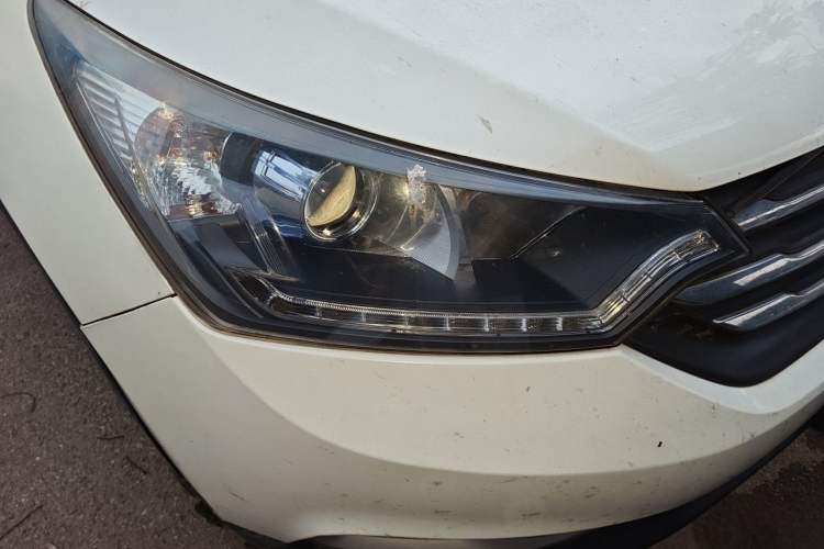 Used Dongfeng Aeolus AX7 2015 2.0L Manual Zhiyue Model Right Front Headlight