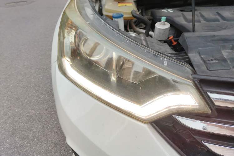 Used Dongfeng Aeolus AX7 2015 2.0L Automatic Zhiyi Trim Right Front Headlight