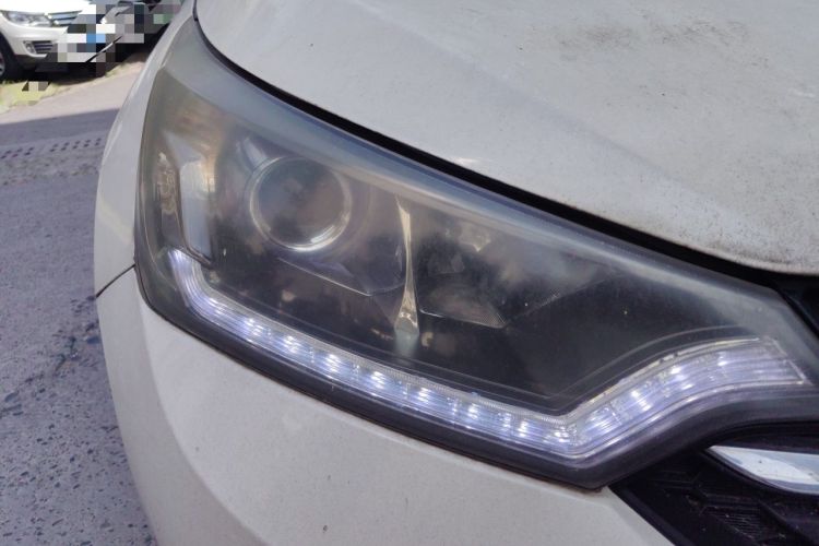 Used Dongfeng Aeolus AX7 2015 2.3L Automatic ZhiZun Version Right Front Headlight