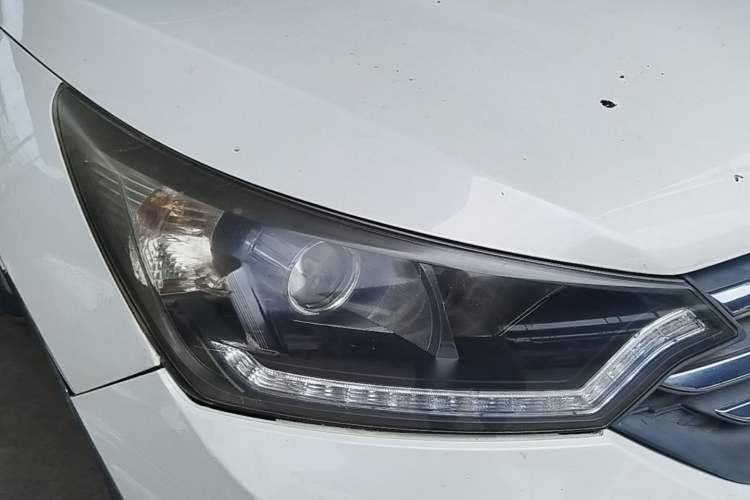 Used Dongfeng Aeolus AX7 2015 2.0L Manual Zhiyi Trim Right Front Headlight