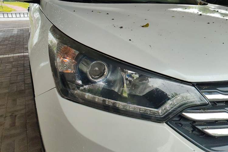Used Dongfeng Aeolus AX7 2015 2.0L Manual Zhiyi Trim Right Front Headlight