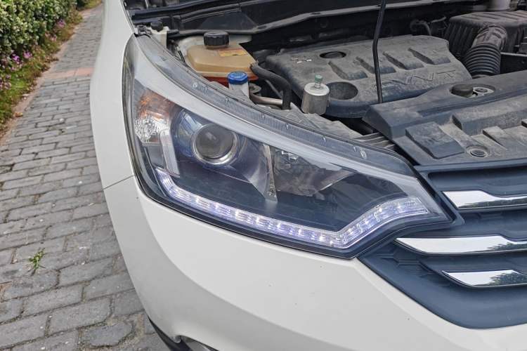 Used Dongfeng Aeolus AX7 2015 2.3L Automatic ZhiZun Version Right Front Headlight