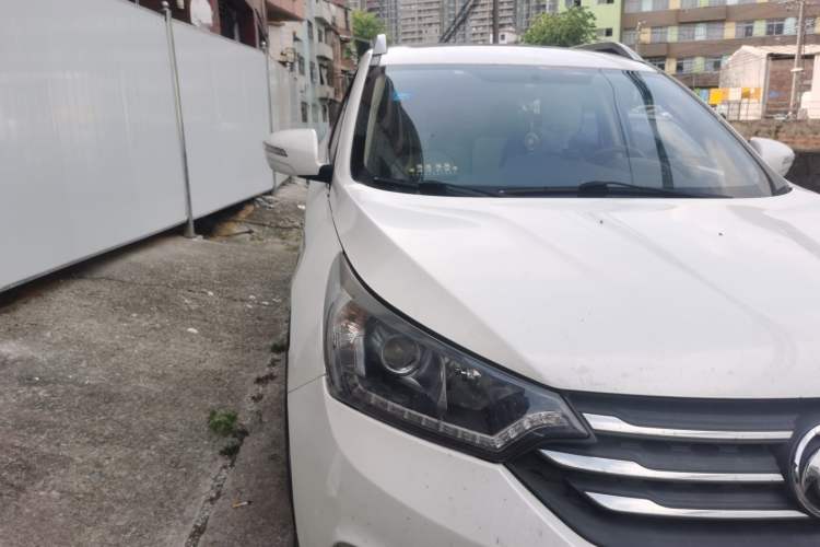 Used Dongfeng Aeolus AX7 2015 2.3L Automatic ZhiZun Version Right Front Headlight