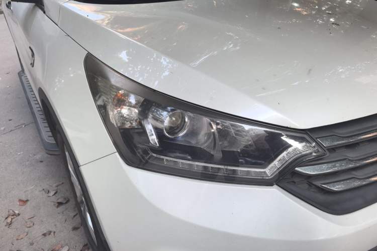 Used Dongfeng Aeolus AX7 2015 2.0L Automatic Zhiyi Trim Right Front Headlight