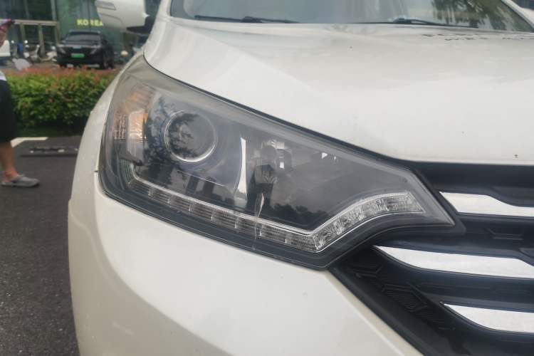 Used Dongfeng Aeolus AX7 2015 2.3L Automatic ZhiZun Version Right Front Headlight