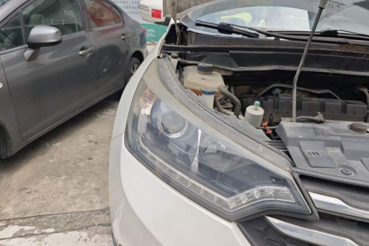 Used Dongfeng Aeolus AX7 2015 2.0L Manual Zhiyue Model Right Front Headlight