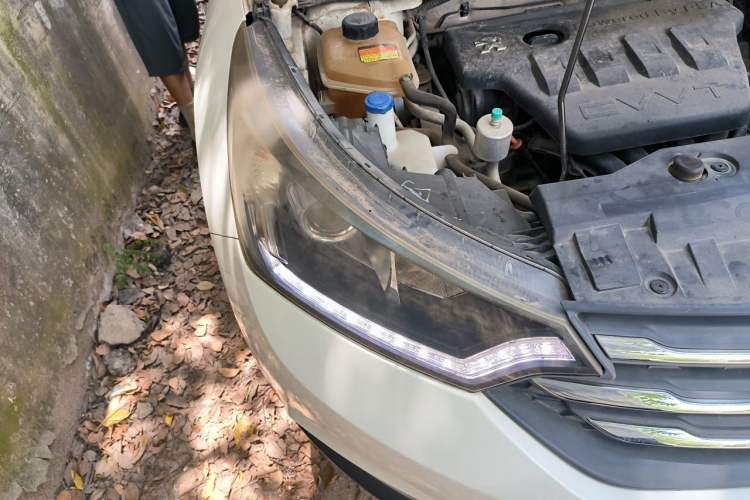 Used Dongfeng Aeolus AX7 2015 2.0L Manual Zhiyi Trim Right Front Headlight