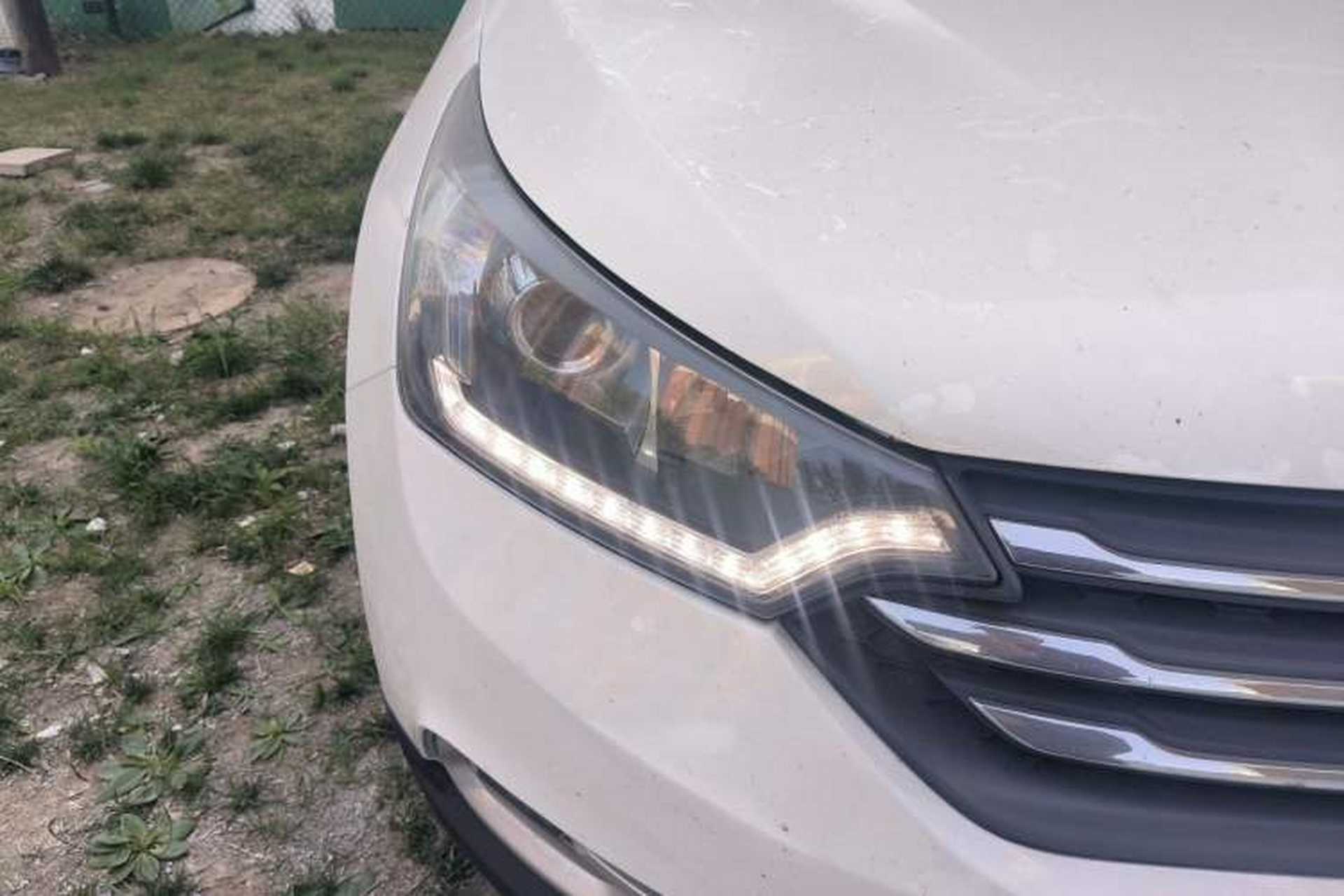 Used Dongfeng Aeolus AX7 2015 2.0L Automatic Zhiyi Trim Right Front Headlight