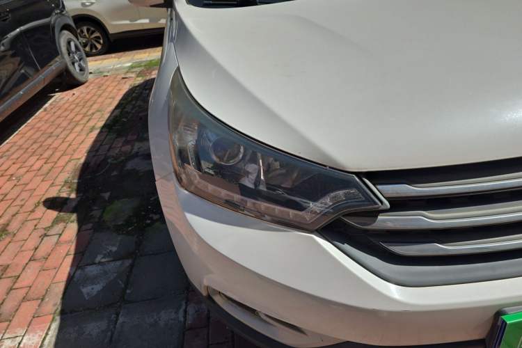 Used Dongfeng Aeolus AX7 2015 2.0L Automatic Zhiyi Trim Right Front Headlight