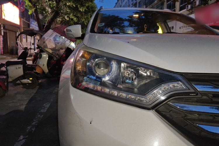 Used Dongfeng Aeolus AX7 2015 2.0L Automatic Zhiyue Version Right Front Headlight