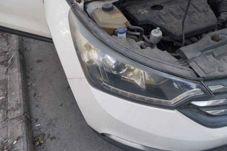 Used Dongfeng Aeolus AX7 2015 2.0L Manual Zhiyi Trim Right Front Headlight