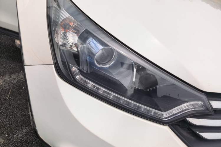 Used Dongfeng Aeolus AX7 2015 2.0L Manual Zhiyi Trim Right Front Headlight
