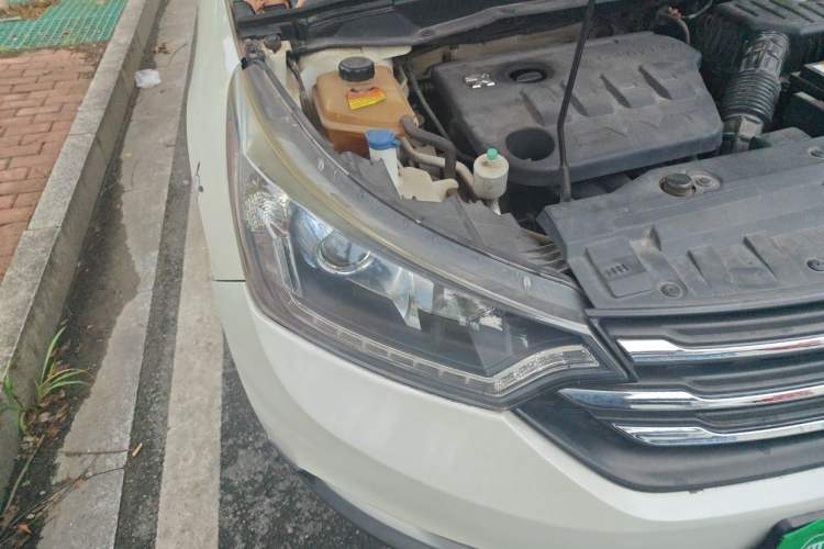 Used Dongfeng Aeolus AX7 2015 2.3L Automatic ZhiZun Version Right Front Headlight