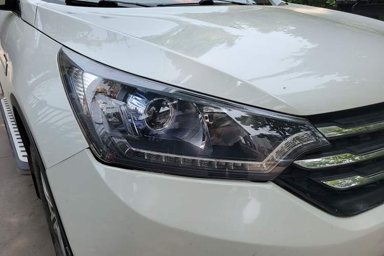 Used Dongfeng Aeolus AX7 2015 2.0L Manual Zhiyue Model Right Front Headlight