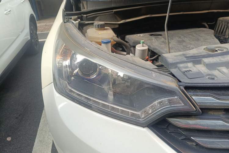 Used Dongfeng Aeolus AX7 2015 2.0L Automatic Zhiyi Trim Right Front Headlight