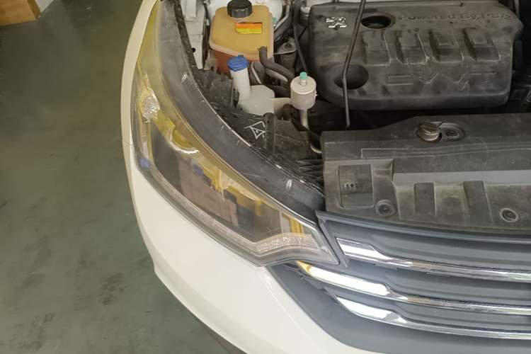 Used Dongfeng Aeolus AX7 2015 2.3L Automatic ZhiZun Version Right Front Headlight