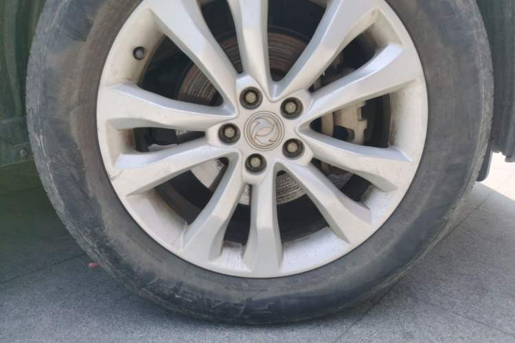 Used Dongfeng Aeolus AX7 2015 2.0L Manual Zhiyi Trim Right Front Wheel Hub
