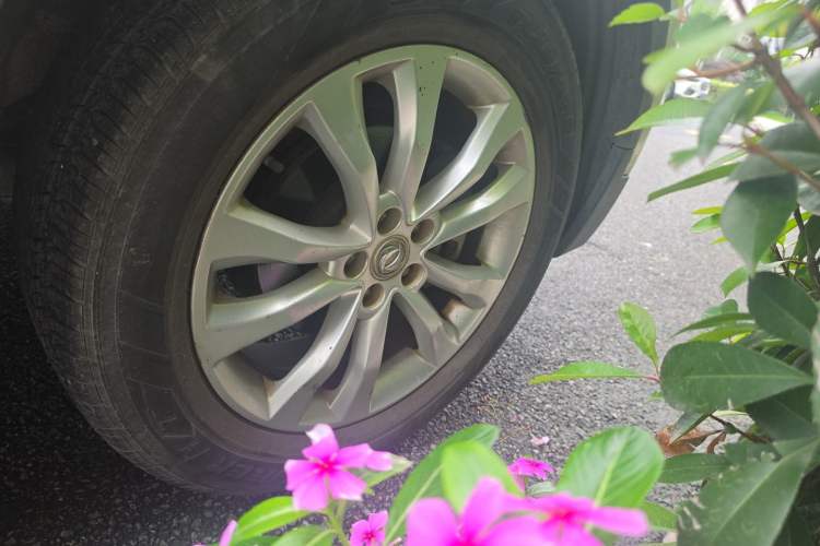 Used Dongfeng Aeolus AX7 2015 2.0L Manual Zhiyi Trim Right Front Wheel Hub