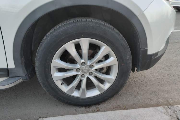 Used Dongfeng Aeolus AX7 2015 2.0L Automatic Zhiyi Trim Right Front Wheel Hub