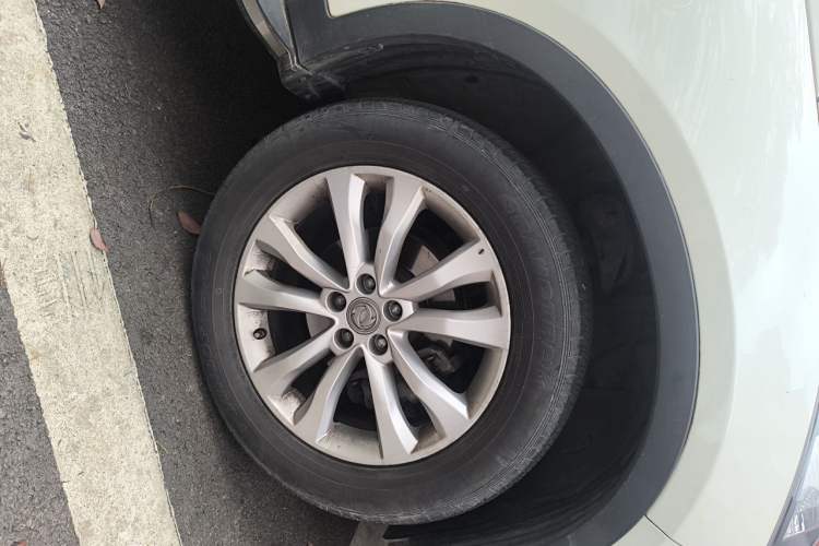 Used Dongfeng Aeolus AX7 2015 2.3L Automatic ZhiZun Version Right Front Wheel Hub