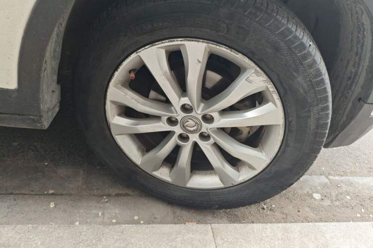 Used Dongfeng Aeolus AX7 2015 2.0L Manual Parade Edition Right Front Wheel Hub