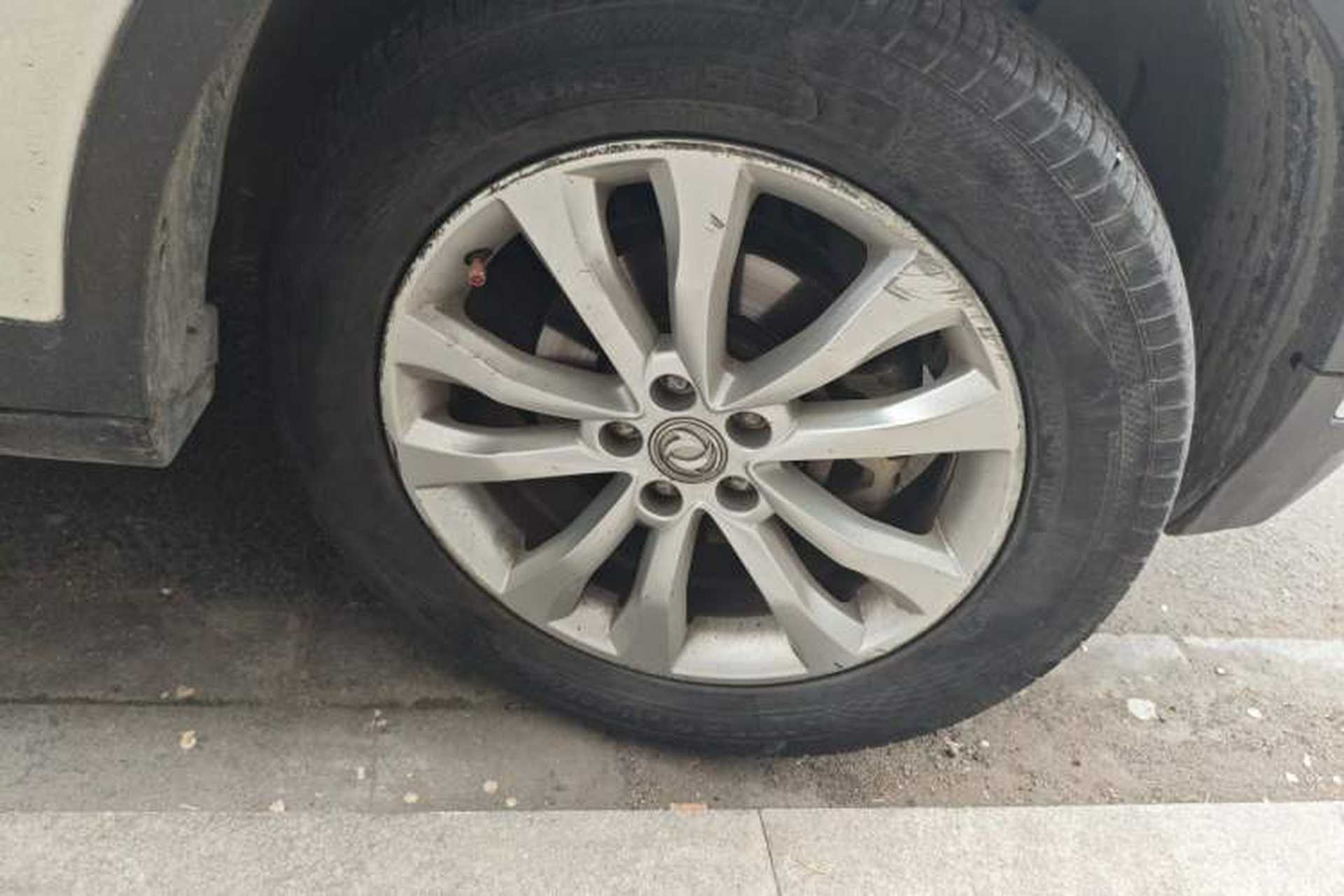 Used Dongfeng Aeolus AX7 2015 2.0L Manual Parade Edition Right Front Wheel Hub