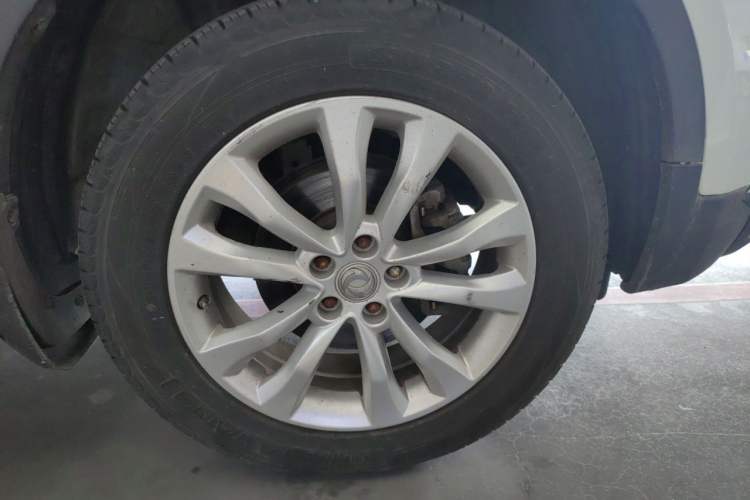 Used Dongfeng Aeolus AX7 2015 2.3L Automatic ZhiZun Version Right Front Wheel Hub