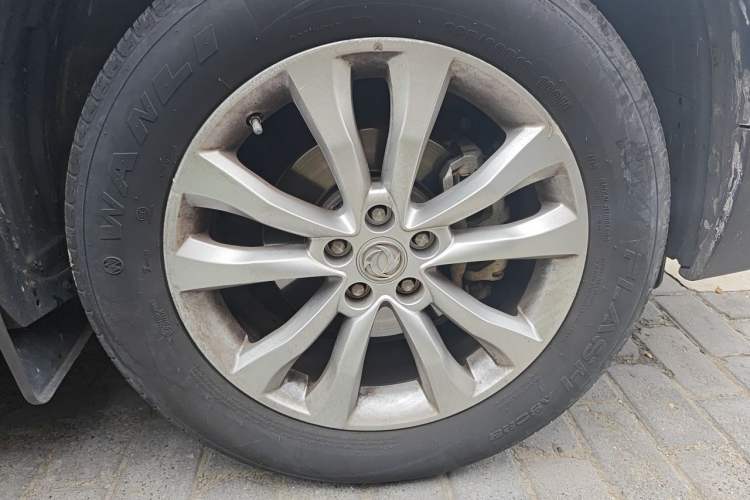 Used Dongfeng Aeolus AX7 2015 2.3L Automatic ZhiZun Version Right Front Wheel Hub