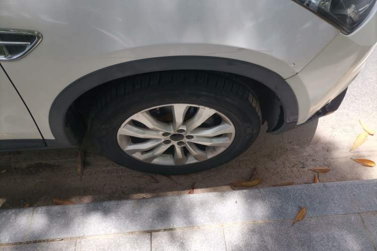 Used Dongfeng Aeolus AX7 2015 2.3L Automatic ZhiZun Version Right Front Wheel Hub
