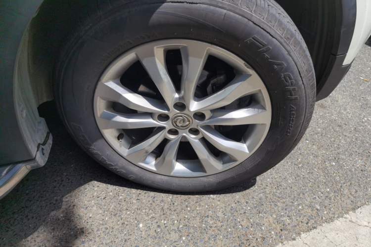 Used Dongfeng Aeolus AX7 2015 2.3L Automatic ZhiZun Version Right Front Wheel Hub