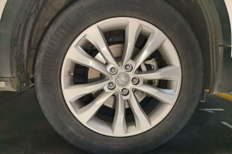 Used Dongfeng Aeolus AX7 2015 2.3L Automatic ZhiZun Version Right Front Wheel Hub