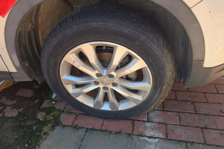 Used Dongfeng Aeolus AX7 2015 2.0L Automatic Zhiyi Trim Right Front Wheel Hub
