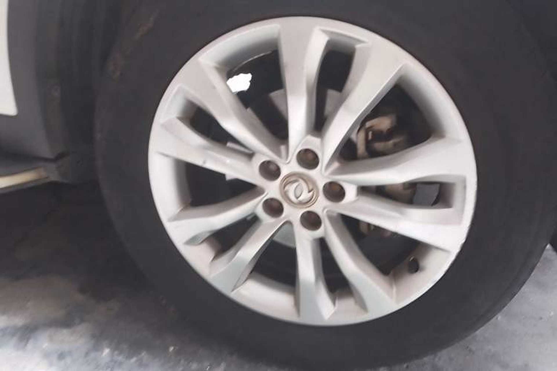 Used Dongfeng Aeolus AX7 2015 2.0L Manual Zhiyi Trim Right Front Wheel Hub