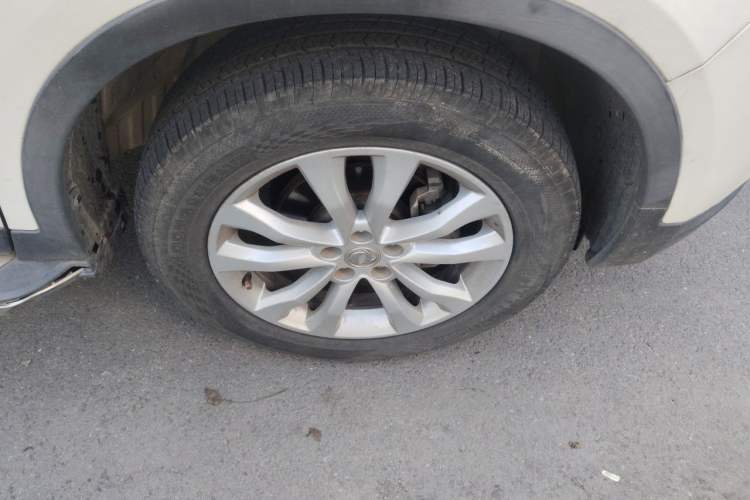 Used Dongfeng Aeolus AX7 2015 2.0L Manual Zhiyi Trim Right Front Wheel Hub