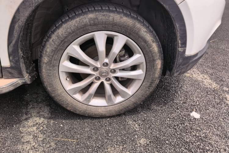 Used Dongfeng Aeolus AX7 2015 2.0L Manual Zhiyi Trim Right Front Wheel Hub