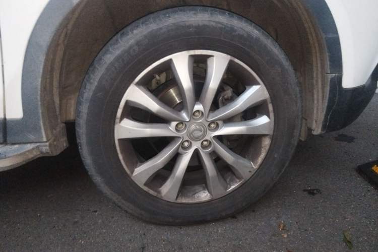Used Dongfeng Aeolus AX7 2015 2.3L Automatic ZhiZun Version Right Front Wheel Hub