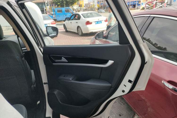 Used Dongfeng Aeolus AX7 2015 2.0L Automatic Zhiyue Version Right Rear Door Interior