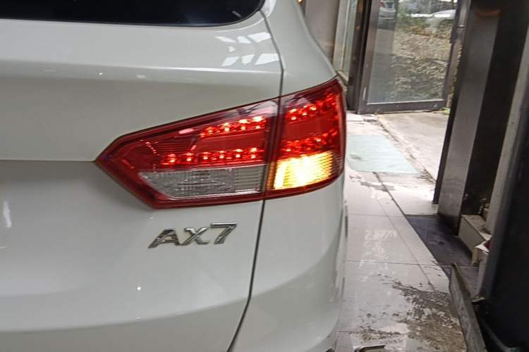 Used Dongfeng Aeolus AX7 2015 2.0L Manual Zhiyue Model Right Rear Taillight