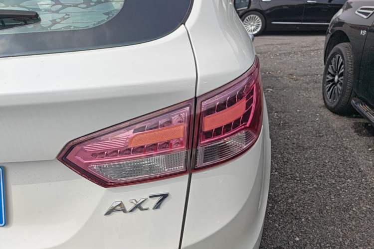 Used Dongfeng Aeolus AX7 2015 2.0L Automatic Zhiyi Trim Right Rear Taillight
