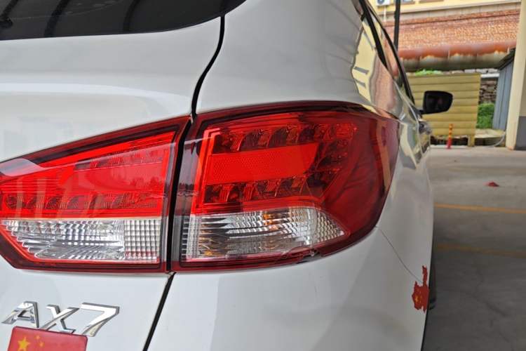 Used Dongfeng Aeolus AX7 2015 2.0L Automatic Zhiyi Trim Right Rear Taillight